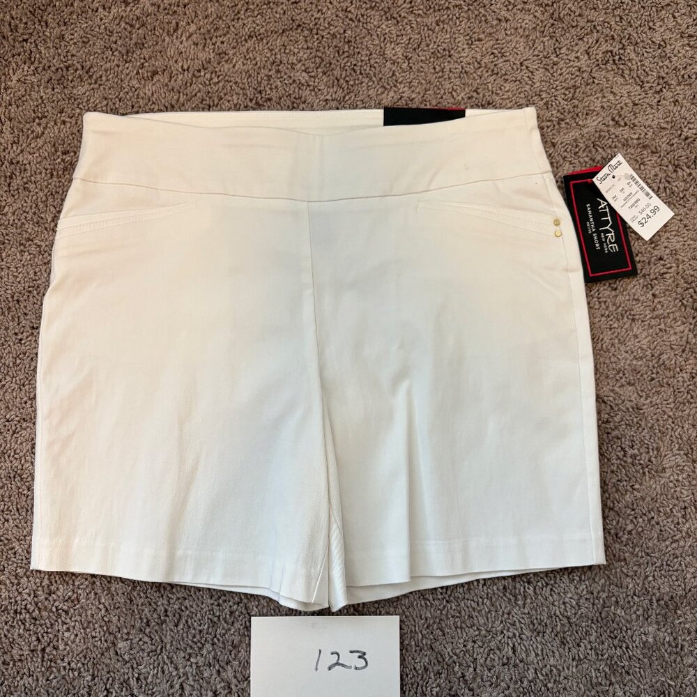 NWT Attyre Samantha White Petite Short 12p Pull On